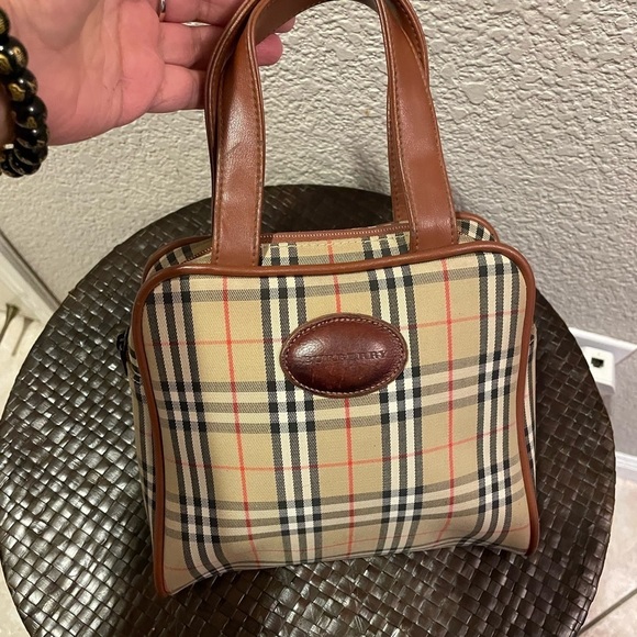 Burberry Handbags - Burberry Purse